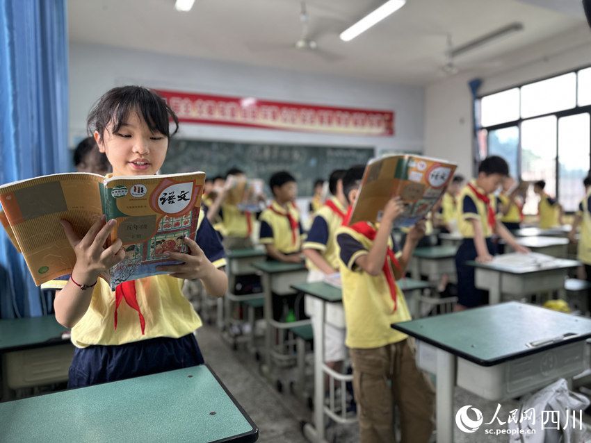 線上賭場:“這份珍貴的‘六一’禮物,我將永遠珍藏”